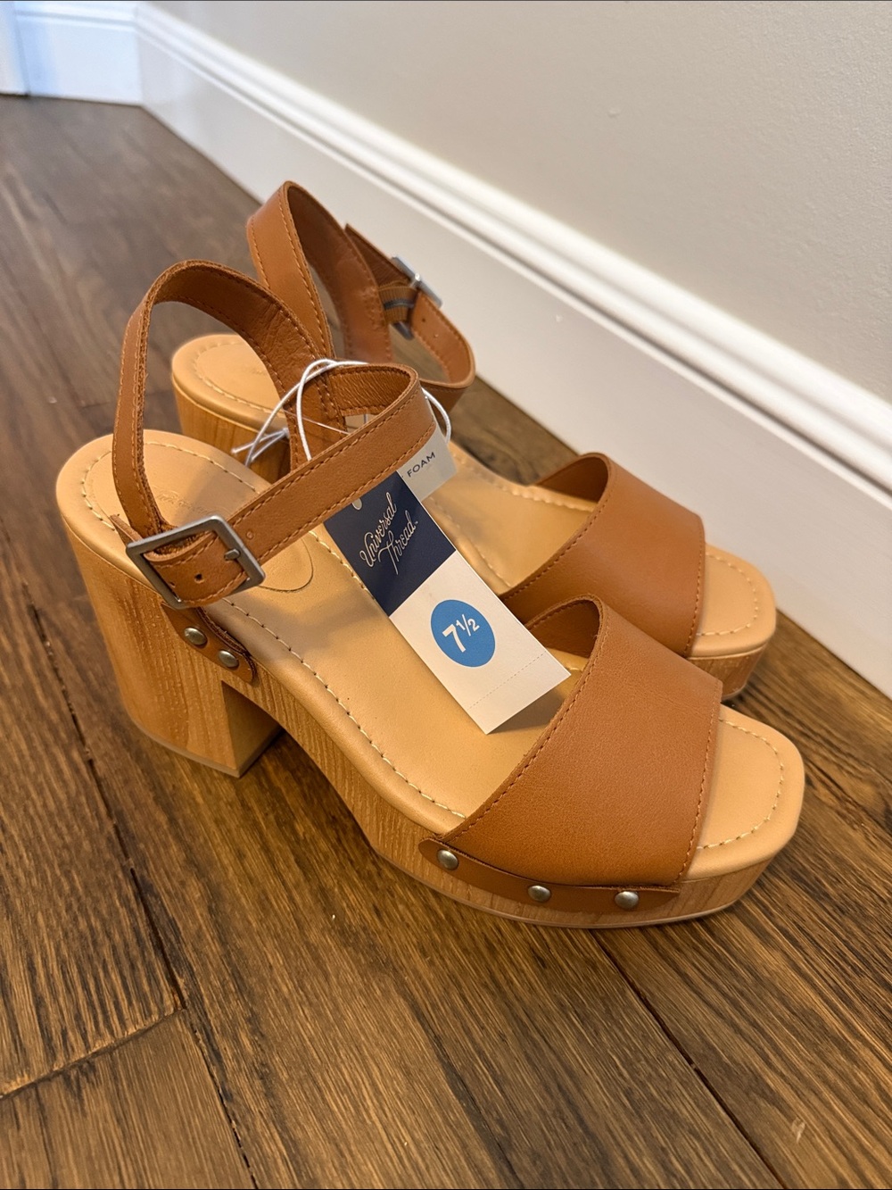 🆕 Universal Thread Platform Sandals